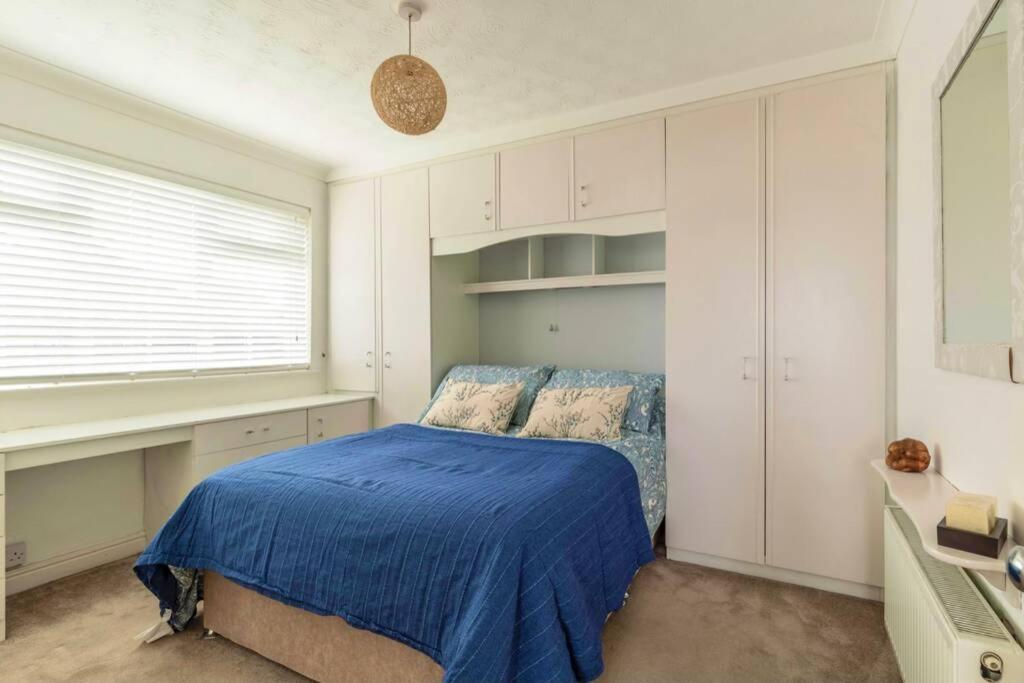 A Cheerful Three Bedroom House In Leafy Lytham 莱瑟姆-圣安妮 外观 照片